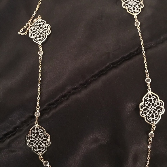 2 TONE DECO SHAPE NECKLACE - Picture 3 of 5